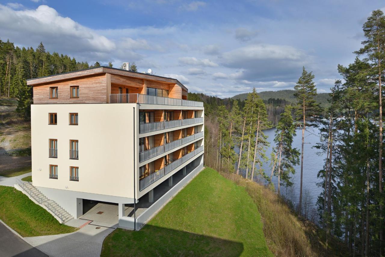 Element Lakeside Apartments リプノ・ナト・ヴルタヴォウ エクステリア 写真